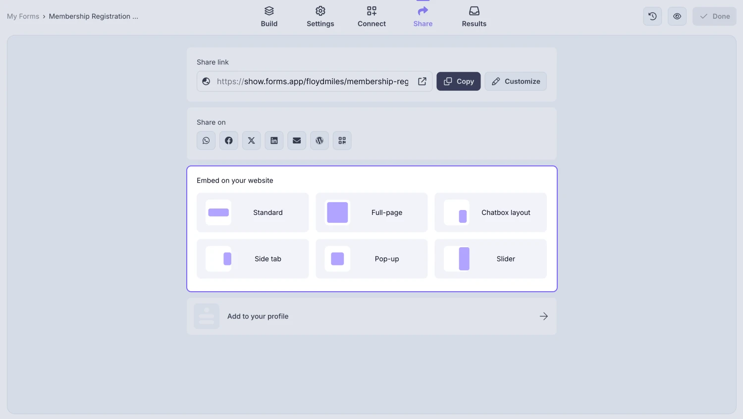 An image showing the embedding options you can check out by accessing the Share section